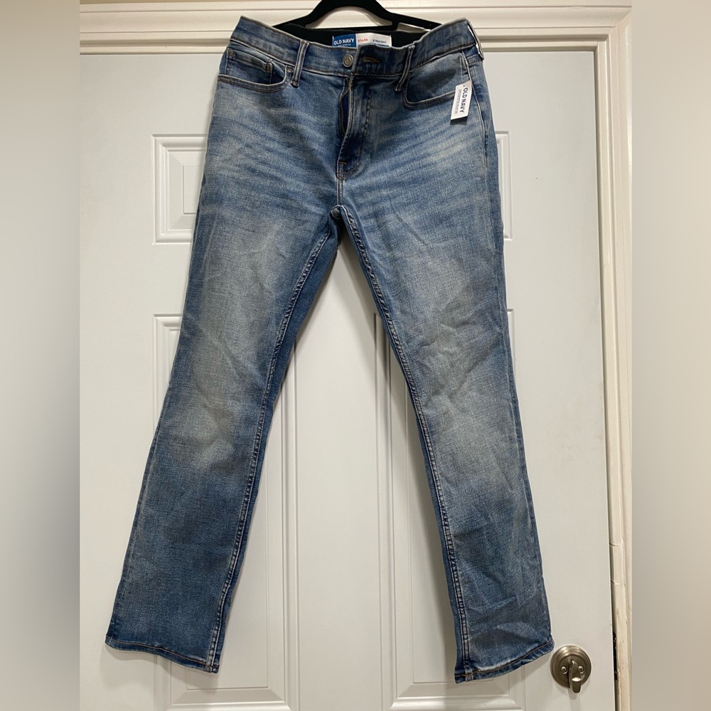Old Navy 360 stretch Straight pull on jeans. NWT. Size 31 x 30